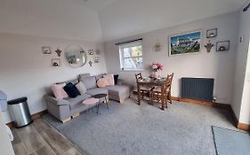 The Auld Byre - By The Beach